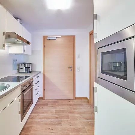 Hollin * 萨尔巴赫