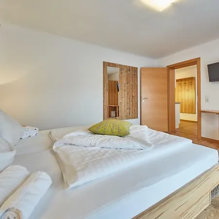 Hollin Apartment